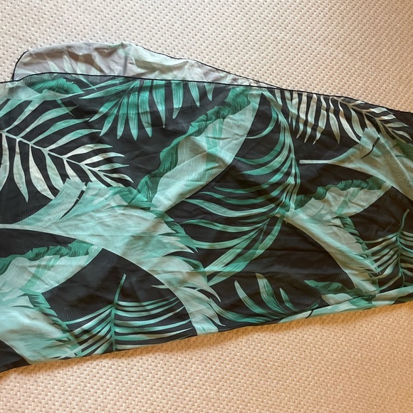 Bikini cover - Picture 6 of 6